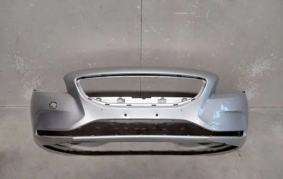 Volvo V40 Front bumper 31283732