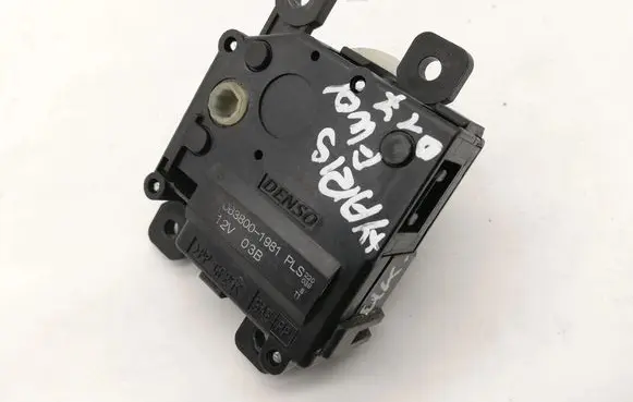 Toyota Yaris A/C air flow flap actuator/motor 0638001981