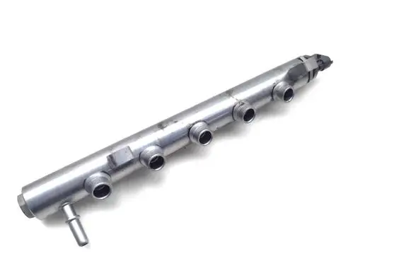 Opel Vivaro Fuel main line pipe 8201323501 0281006192 175214823R