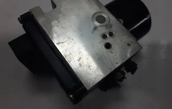 Peugeot 407 ABS Pump 15848403
