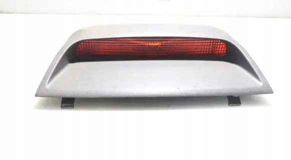 Third/center stoplight