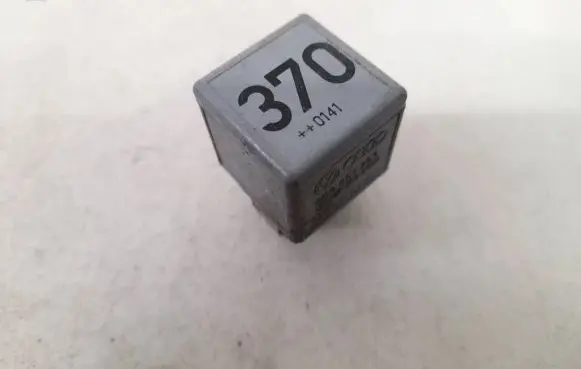 Audi A4 S4 B6 8E 8H Other relay 8d0951253 v23134-j52-x300