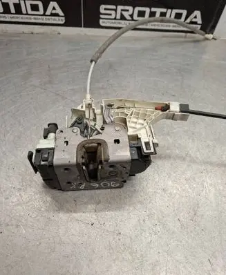 Mercedes-Benz Sprinter W906 Front door lock A9067202135