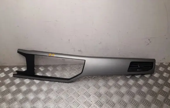 Volkswagen Polo VI Radio/GPS head unit trim 2G1858082B