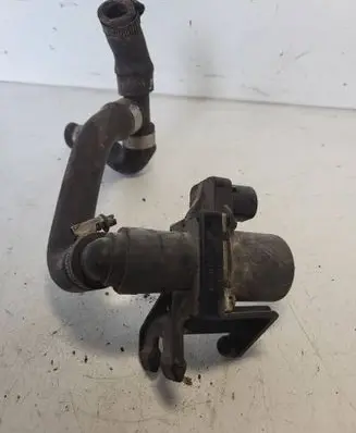 BMW 3 E36 Coolant heater control valve 8391418