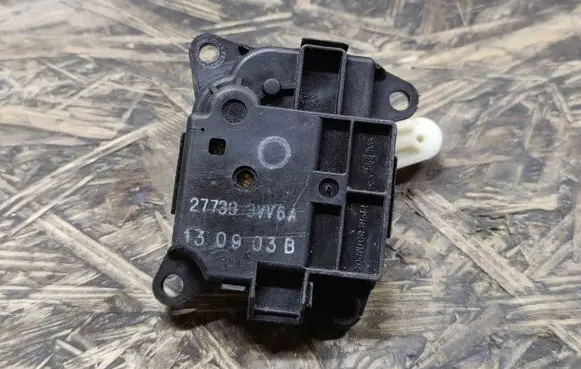 Nissan Note (E12) Air flap motor/actuator 277303VV6A 130903B