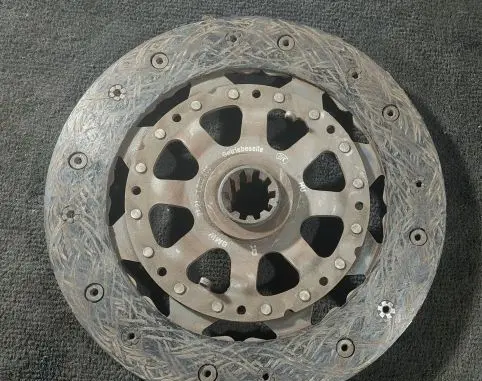 BMW 5 E39 Clutch pressure plate 551009591B 0102