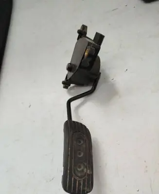 Nissan Micra Accelerator throttle pedal 18002AX700