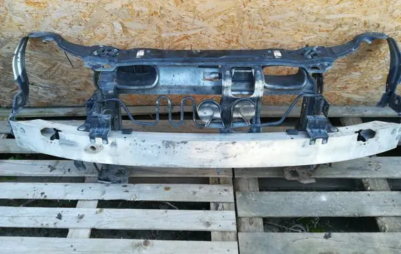 Mercedes-Benz C W203 Radiator support slam panel