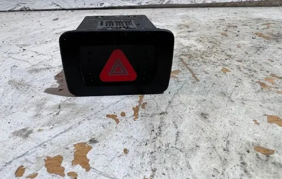 Volkswagen Golf IV Hazard light switch 1J0953235J