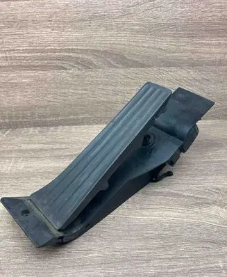 BMW 3 E90 E91 Accelerator throttle pedal 6766931