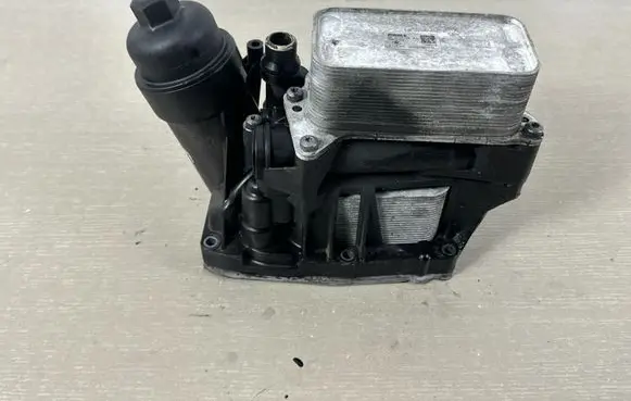 BMW 5 F10 F11 Oil filter mounting bracket 8510856 70510184