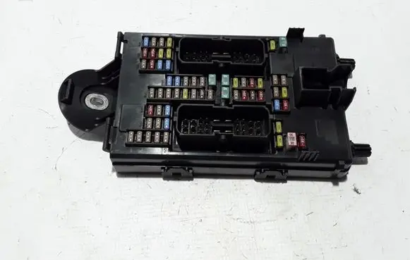 Volvo XC60 Fuse module 32209198