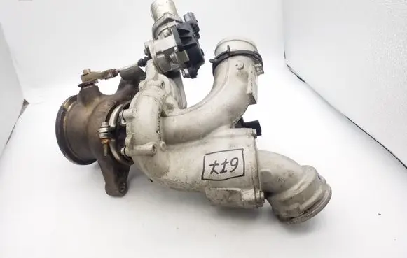 Volkswagen Jetta VI Turbo 06K145701R 06K145513B