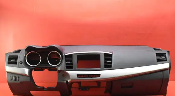 Mitsubishi Lancer VIII Dashboard