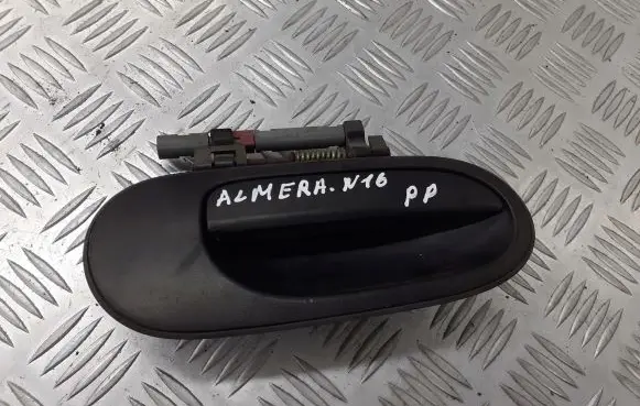 Nissan Almera N16 Front door exterior handle/bracket SA830613