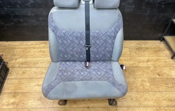 Opel Vivaro Front double seat