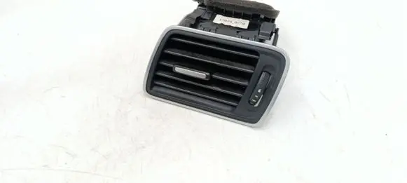 Volkswagen PASSAT B7 Quarter panel pressure vent S091353810B