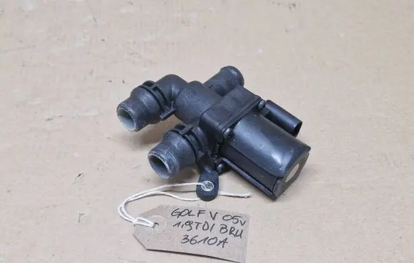 Volkswagen Golf V Coolant heater control valve 1K0820036
