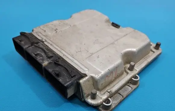 Opel Vivaro Engine control unit/module ECU 0281010632 IMPRK1599735