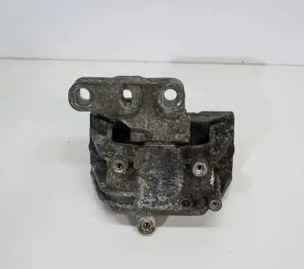 Volkswagen PASSAT B7 Engine mount bracket 1K0199262CR