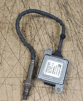 Mercedes-Benz V Class W447 Lambda probe sensor A0009058411
