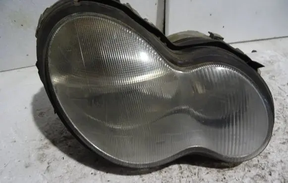 Mercedes-Benz C W203 Headlight/headlamp A2038200261 0301166202