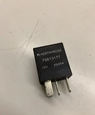 Audi A4 S4 B8 8K Other relay 75613177