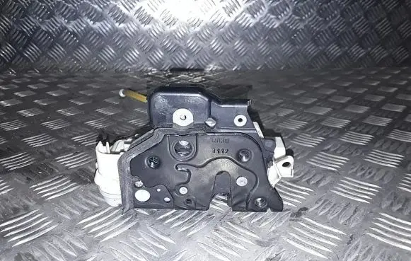 Audi A3 S3 8P Front door lock CZ4F2837016B