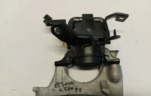 Engine mount vacuum valve