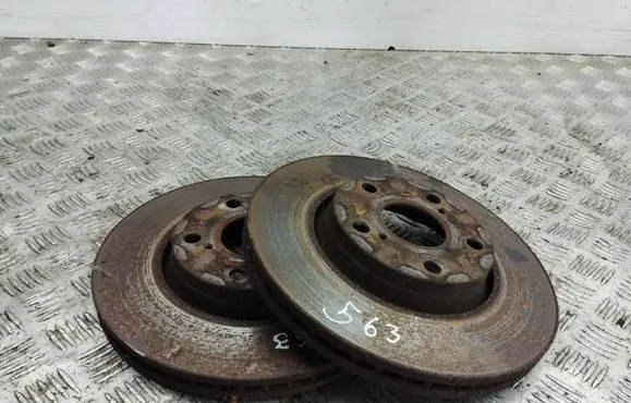 Toyota Avensis T270 Front brake disc