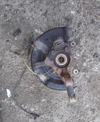 Toyota Avensis T270 Front wheel hub