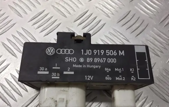 Skoda Fabia Mk1 (6Y) Coolant fan relay 1J0919506M