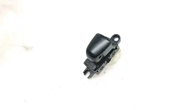 Nissan Qashqai Electric window control switch