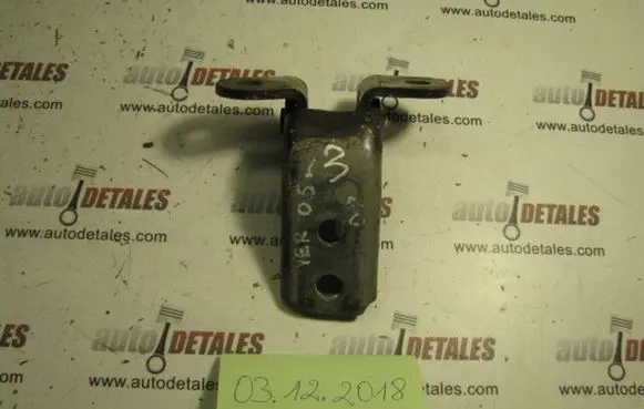 Toyota Corolla Verso AR10 Front door upper hinge