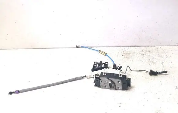 Mercedes-Benz GLA W156 X156 Rear door lock A2047302735