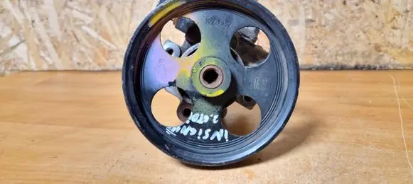 Opel Insignia A Power steering pump 55563329