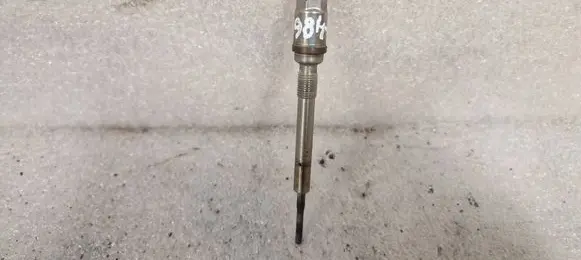 Opel Astra J Glow plug 55580403 0103110905