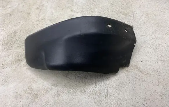 Chrysler Sebring (ST-22 - JR) Fender end trim 04814754AC 66592
