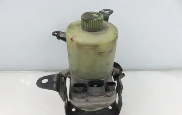 Volkswagen Polo IV 9N3 Power steering pump 6Q1423051BK 6Q0423156AB 6Q2423051AF