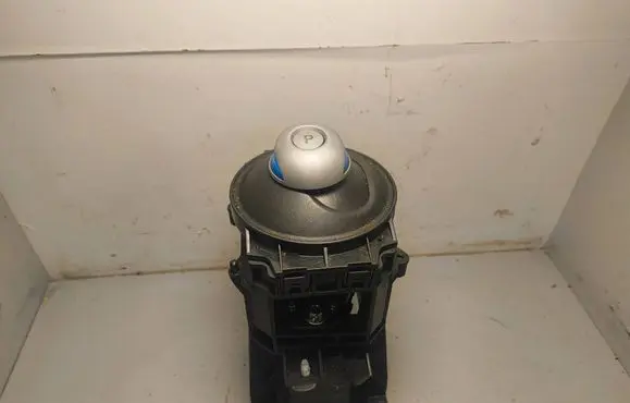Nissan Leaf I (ZE0) Gear shifter/selector 75G021