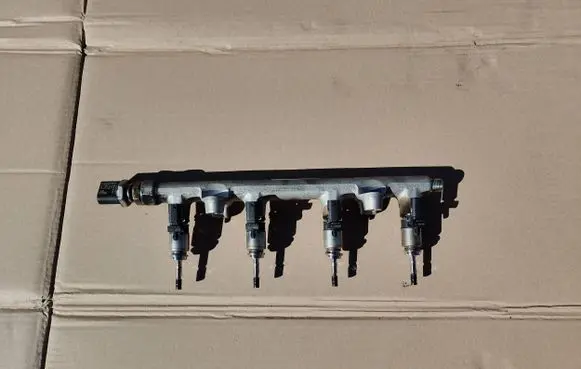 Volkswagen Golf VII Fuel main line pipe 05E133320 700013801