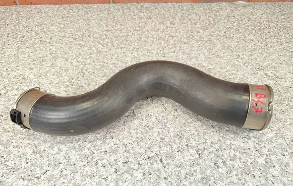 BMW 5 F10 F11 Intercooler hose/pipe 8571896