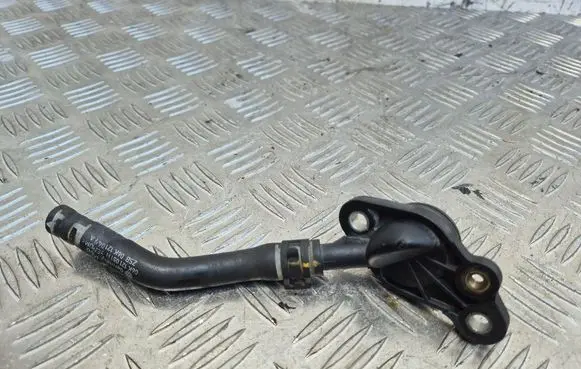 Volkswagen Golf VII Engine coolant pipe/hose 06K121132 06K121051H