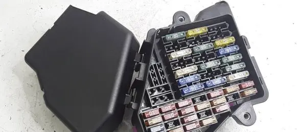 Volkswagen PASSAT B5.5 Fuse box set 8D1941824