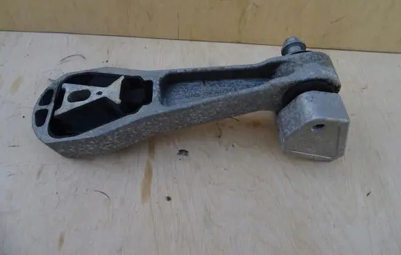 Volvo V40 Engine mount vacuum valve 