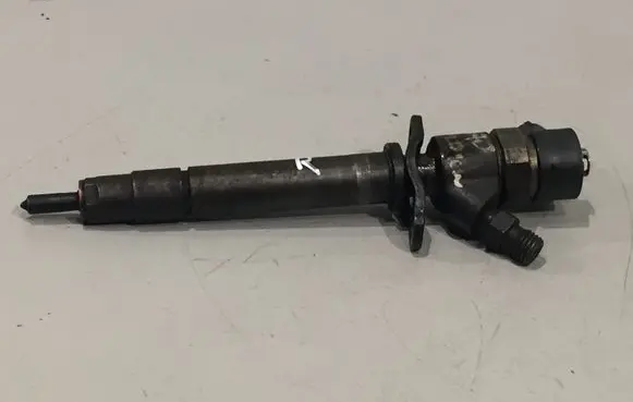 Volvo V70 Fuel injector 0445110078