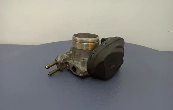 Volkswagen PASSAT B5.5 Throttle body valve 06B133062D
