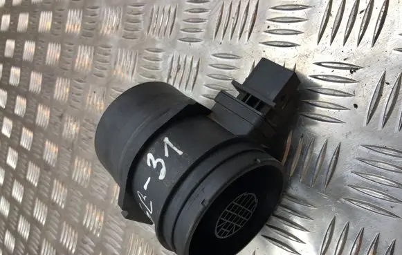 BMW 1 E81 E87 Mass air flow meter 0281002567