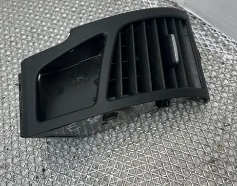 BMW 1 E81 E87 Dashboard side air vent grill/cover trim 7059188 5160 P0102044